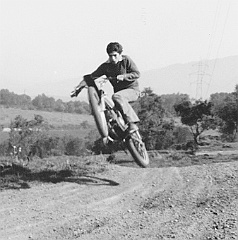 1976 kim 0533a  1976 Joaquim Suñol (Puch Minicross 50cc) en el Circuito de Motocross de Les Franqueses (Barcelona) : joaquim suñol, 1976, les franqueses, circuito, puch minicross, mc50